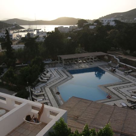 Armadoros Hotel / Ios Backpackers Bagian luar foto